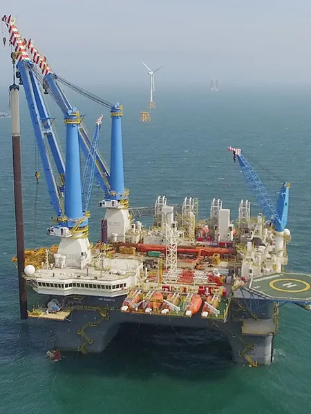 Construction de fermes éoliennes offshore