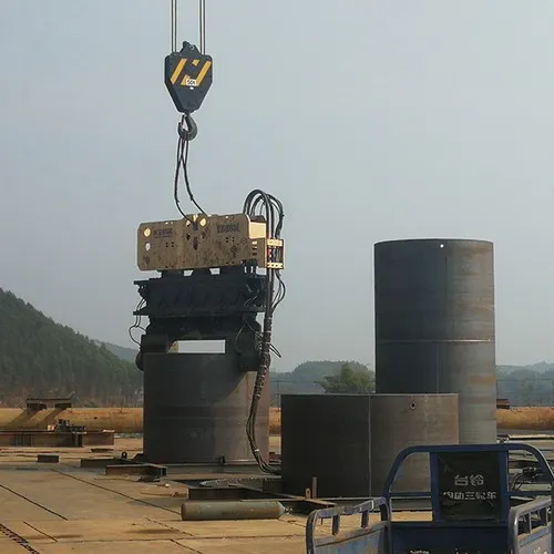 Construction du pont de la rivière de l'autoroute Nanheng